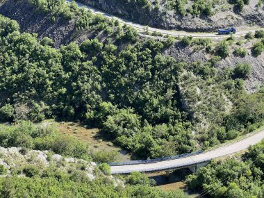 Cikola Nehri ve Kanyonu (Drnis, Hırvatistan) - Znacajni krajobraz Vodeni tok i kanjon Cikole ili znacajni krajobraz Cikola (Drnis, Hrvatska)