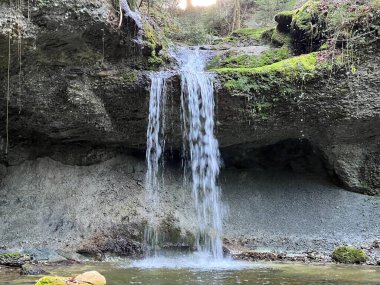 Şelale Staubligbbachfall veya Staubligbachfall Wasserfalle oder Staeubligbachfaelle Wasserfaelle Staeubligbach, Werthenstein - İsviçre (Schweiz)