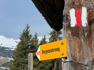 İsviçre Alpleri ve UNESCO Biyosfer Entlebuch, İsviçre - Weiser und Markierungen fuer alpines Bergsteigen