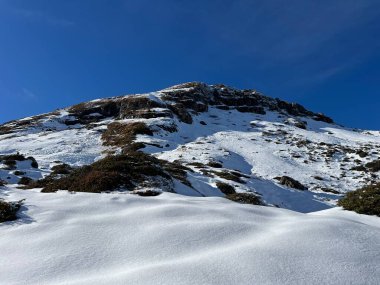 İsviçre 'nin iklim değişikliği ve küresel ısınmanın yol açtığı İsviçre Alplerindeki taze kar örtüsünün hızlandırılmış erimesi, İsviçre - Schweizer Alplerindeki Beschleunigtes Abschmelzen der Neuschneedecke in den Schweizer Alpen
