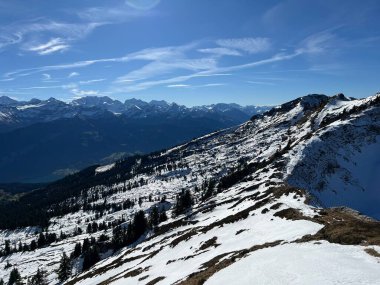 İsviçre 'nin iklim değişikliği ve küresel ısınmanın yol açtığı İsviçre Alplerindeki taze kar örtüsünün hızlandırılmış erimesi, İsviçre - Schweizer Alplerindeki Beschleunigtes Abschmelzen der Neuschneedecke in den Schweizer Alpen