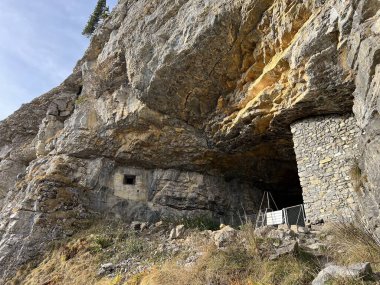Bern Kantonu yakınlarındaki Schafloch mağarası (Bernese Oberland, İsviçre) - Die Hoehle Schafloch bei Sigriswil im Kanton Bern (Berner Oberland, Schweiz)