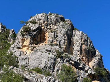 Roski yakınlarındaki Krka Nehri Kanyonu Şelalesi (Krka Milli Parkı, Hırvatistan) - Kanjon rijeke Krke kod Roskog şaplağı (Nacionalni parkı Krka, Hrvatska)