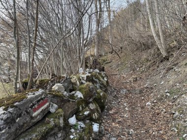 Engelberg turizm beldesi ve İsviçre 'nin Bernese Oberland bölgesinde yürüyüş rotaları veya dağcılık rotaları - Berner Oberland bölgesinde, Schweiz