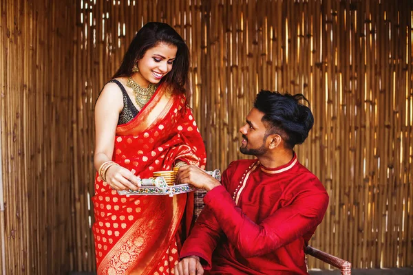 Beautiful Indian Woman Saree Bringing Tea Her Husband Morning — Stock Photo, Image