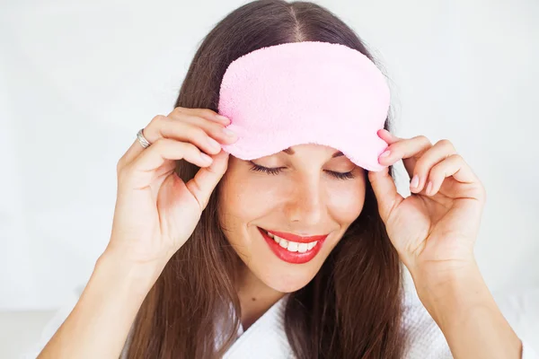 Mujer preparándose para ir a dormir —  Fotos de Stock