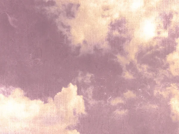 Fondo vintage púrpura - cielo abstracto con sol y nubes —  Fotos de Stock