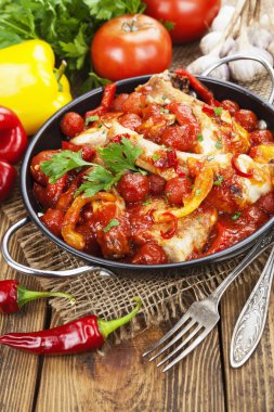 Domates ve biber soslu tavuk 