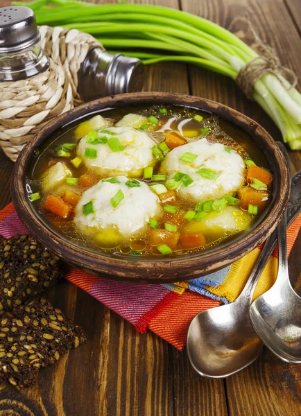 Sopa con bolas de pescado —  Fotos de Stock