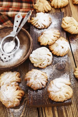 Pudra şekerli kurabiyeler 