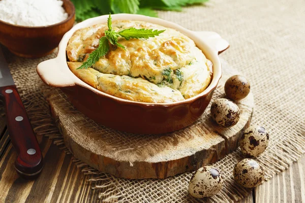 Pie with nettles — Stock Photo, Image