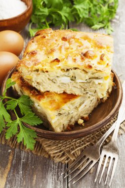 Lahana ve yumurta ile pasta 