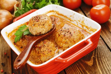 Lahana ve pirinç ile et pirzola 