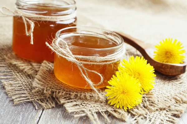 Jelly of dandelions — Stock Photo, Image