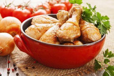 kızarmış tavuk budu 