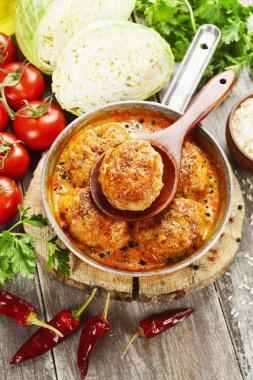 Lahana ve pirinç ile et pirzola 