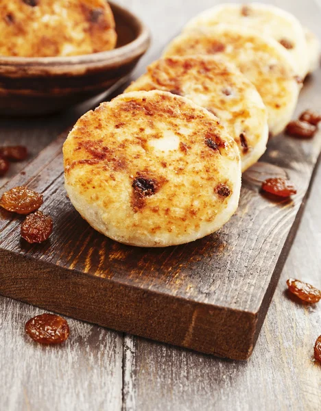 Cottage pancakes with raisins — Stock Photo, Image