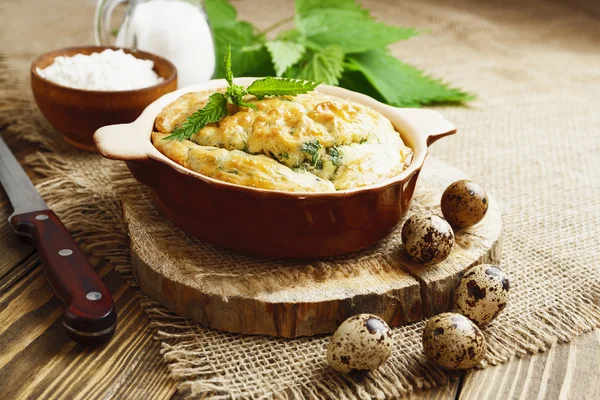 Pie with nettles — Stock Photo, Image