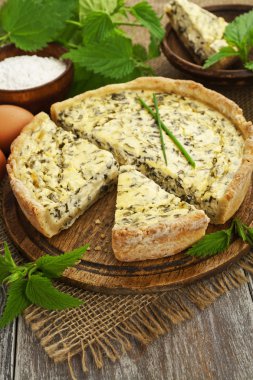 Isırgan otu ile pasta