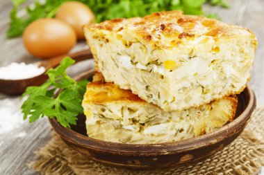 Lahana ve yumurta ile pasta 