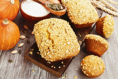 Ev yapımı kabak kekler 