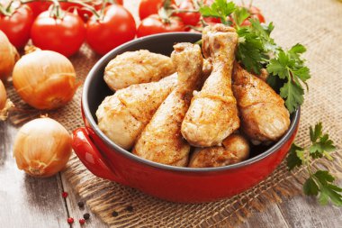 kızarmış tavuk budu 