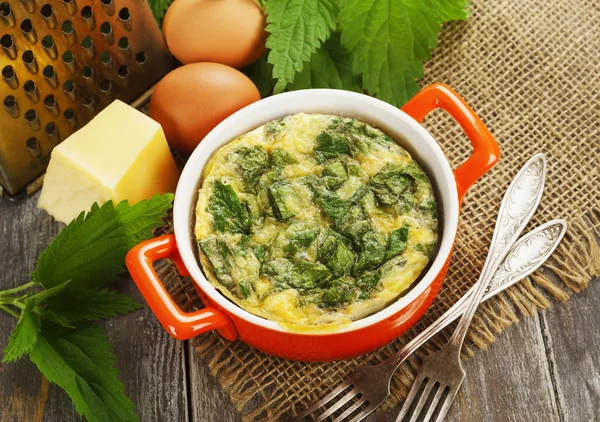 Casserole with nettle — Stock Photo, Image