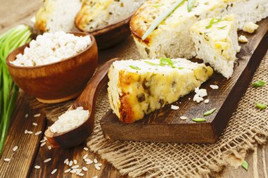 Pirinç pasta peynir ile 