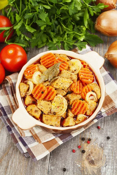 Guisado de carne com legumes — Fotografia de Stock