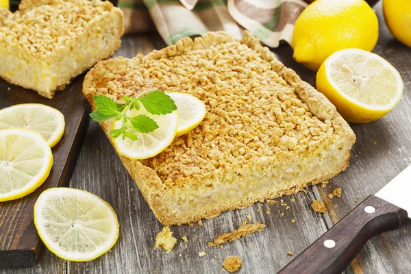 Вкусный лимонный пирог — стоковое фото