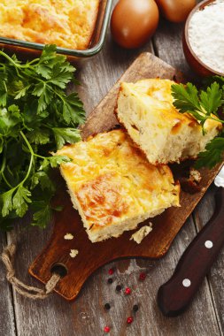 Lahana ve yumurta ile pasta 