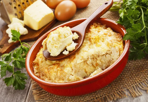 Couve-flor assada com queijo e ovos — Fotografia de Stock