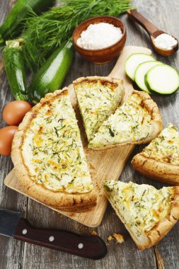 pasta kabak ve otlar ile 