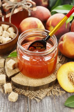 Taze şeftali reçeli 