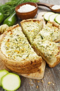 pasta kabak ve otlar ile 