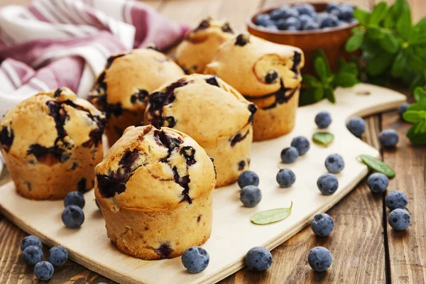 Muffins with berries — Stock Photo, Image