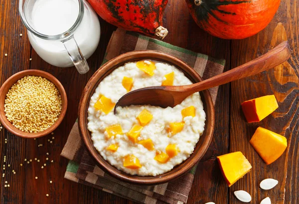 Gachas Mijo Con Calabaza Leche Una Olla Sobre Mesa —  Fotos de Stock