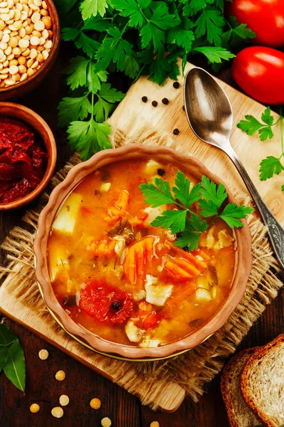 Erwtensoep Met Tomaten Een Kom Tafel — Stockfoto