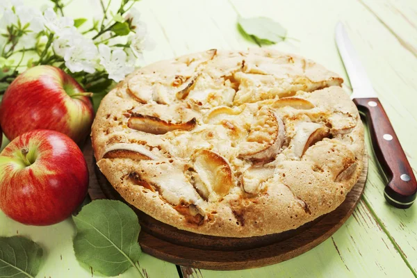 Яблочный пирог charloe — стоковое фото