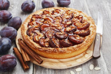 erikli kek tarçın ve badem ile 