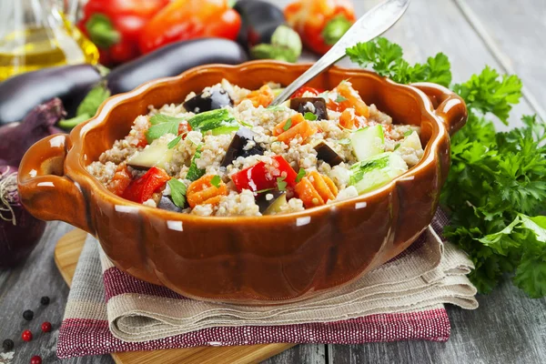 Pilaf with wheat grains and vegetables — Stock Photo, Image