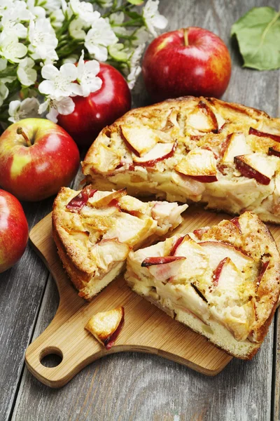 Tarta de manzana. charlotte — Foto de Stock