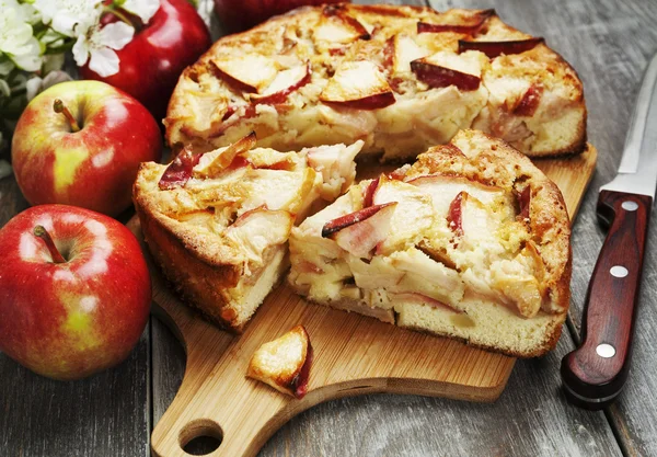 Tarta de manzana. charlotte —  Fotos de Stock