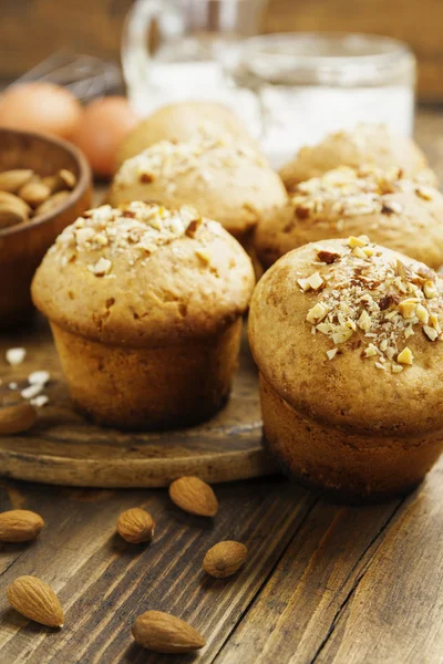 Hemlagade muffins med mandel — Stockfoto