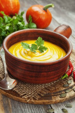 Balkabağı çorbası.