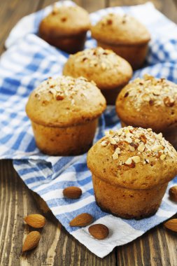 ev yapımı kek bademli