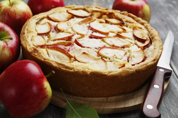 Torta de maçã. charlotte — Fotografia de Stock