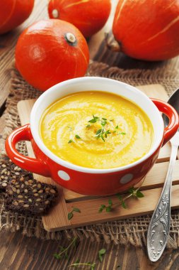 Balkabağı çorbası.