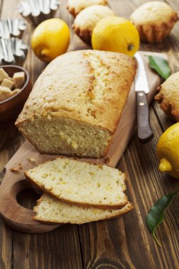 Ev yapımı limonlu kek 