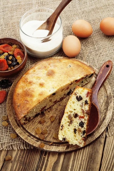 Mannik, tort de grâu cu fructe uscate — Fotografie, imagine de stoc